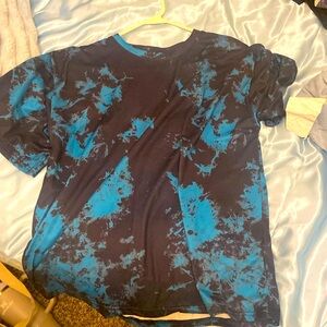 Blue and black marble t-shirt